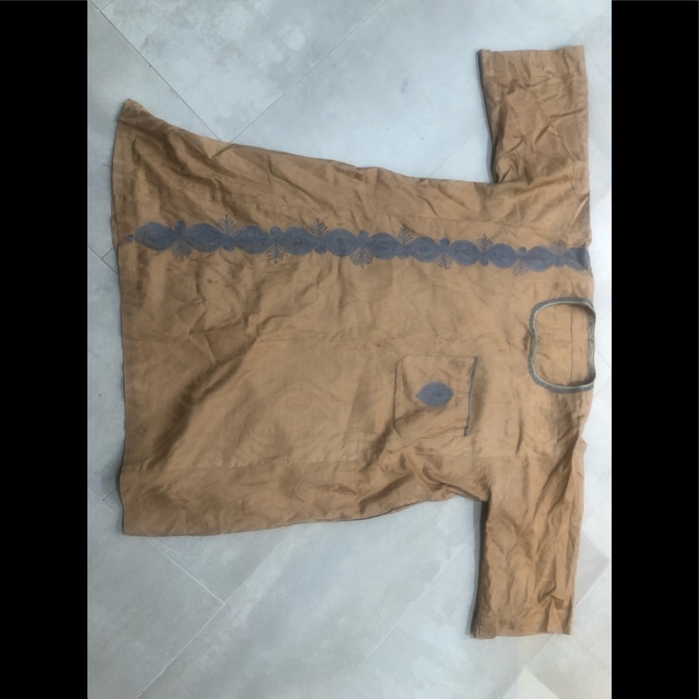 Tan and blue embroidered dashika